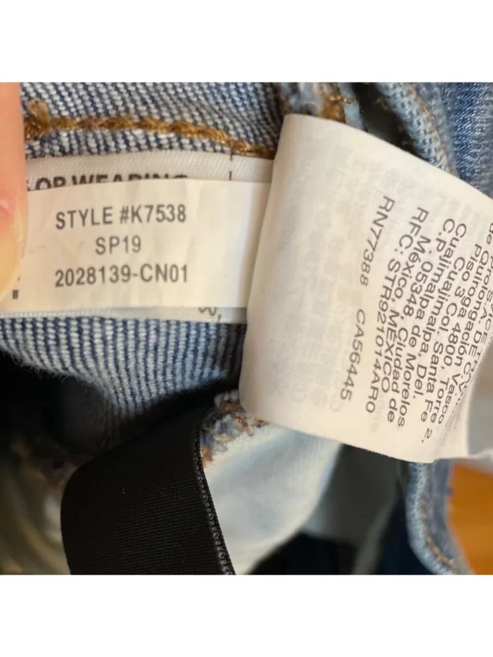 Madewell Distressed High Rise Slim Crop Boyjean, 32
